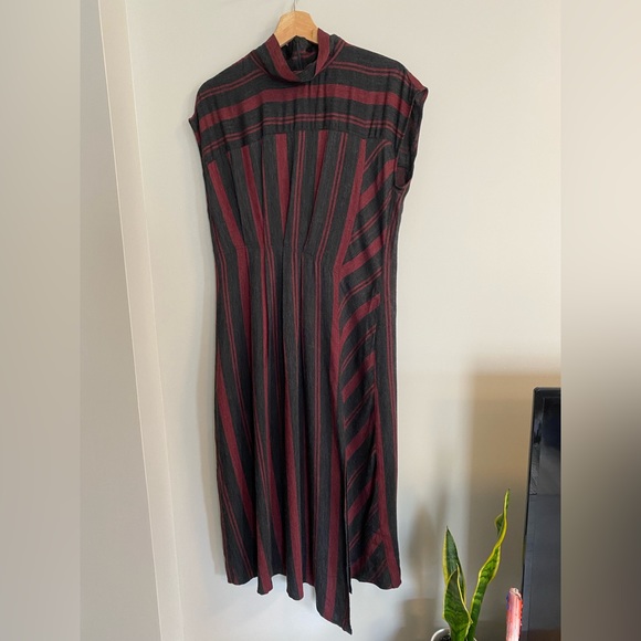 (SOLD) Zara midi dress (M) striped grey & maroon - Picture 7 of 7